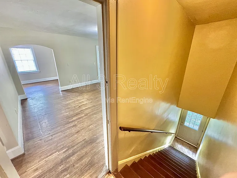 440 E Fairview Ave — Photo 5