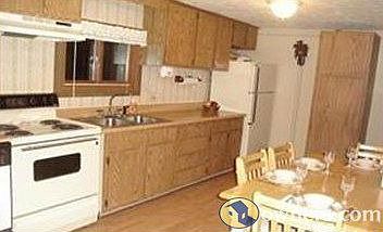 Comfortable eat-in kitchen