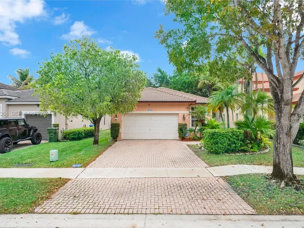 19269 NW 14th St, Pembroke Pines, FL 33029