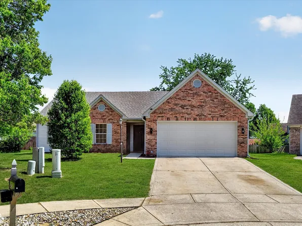 5401 Chestnut Woods Dr, Indianapolis, IN 46224