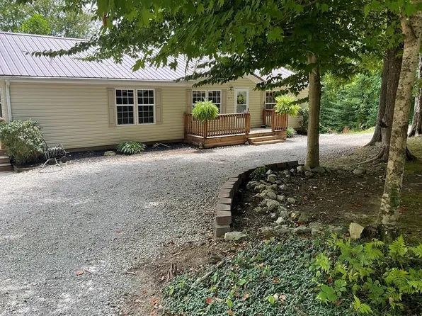 130 Falcon Dr, Byrdstown, TN 38549