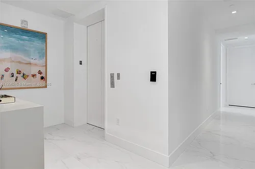 16901 Collins Ave Photo 1
