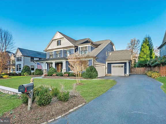 2nd image of 1415 Spring Vale Ave