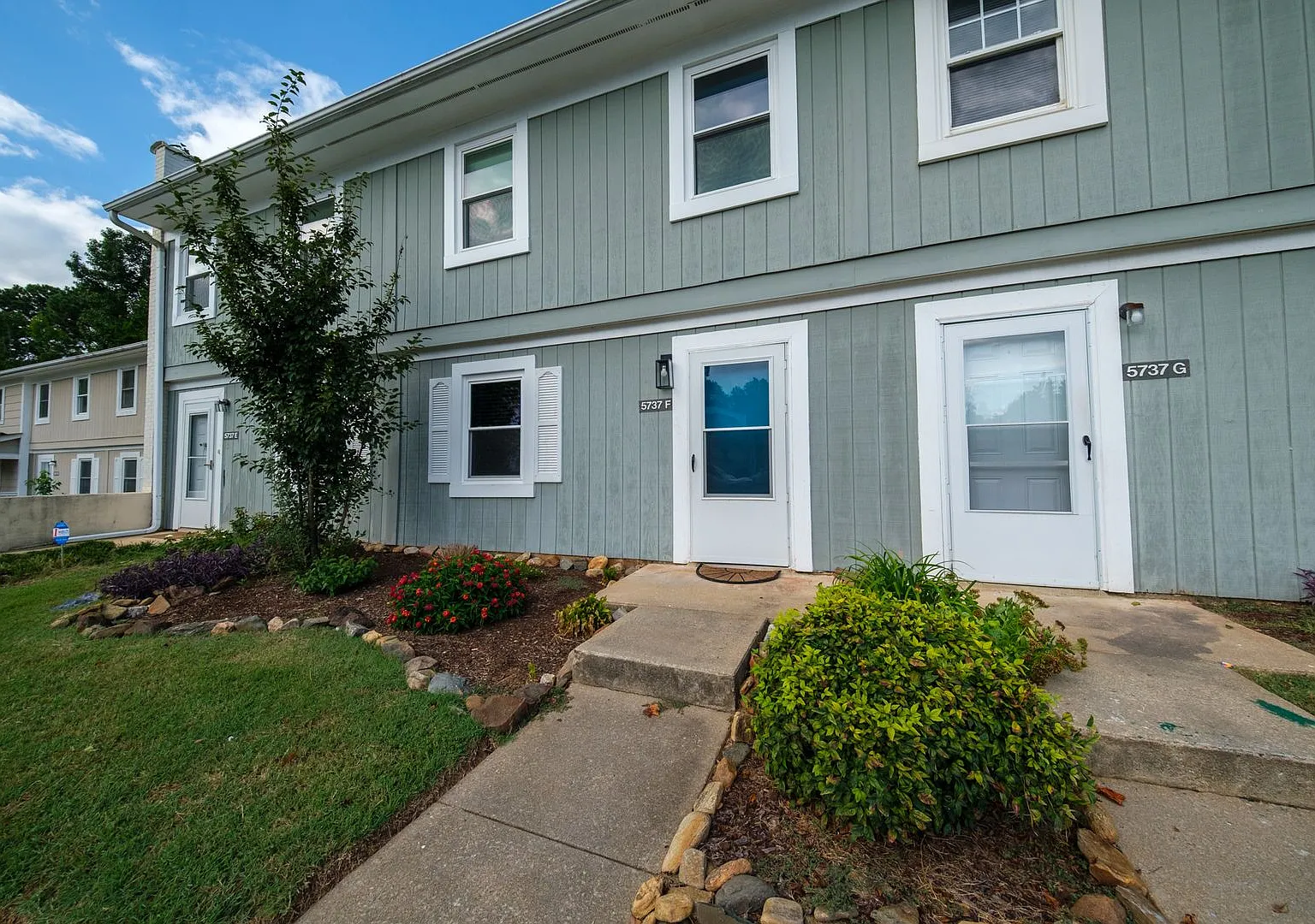 Spacious 2-Bedroom, 2.5-Bath Townhome in Greensboro — Photo 1
