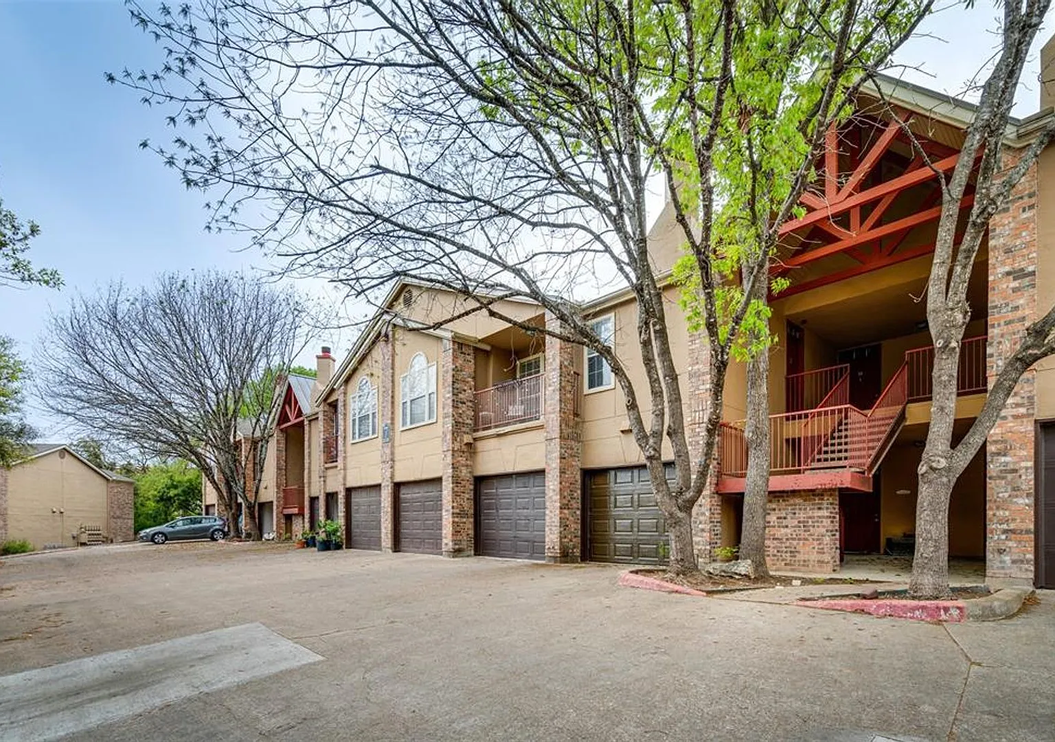 Hillside Living in the City — Photo 1