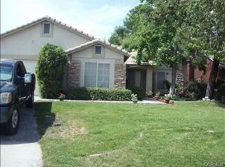 2550 W Windhaven Dr, Rialto, CA 92377