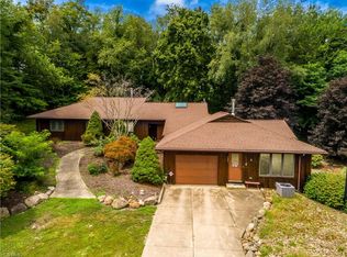 587 E Nimisila Rd, Akron, OH 44319