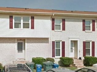 403 Kirkcaldy Ct, Fayetteville, NC 28314