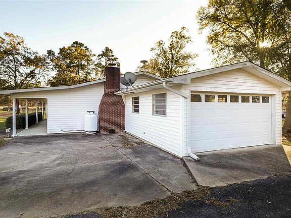 3rd image of 620 Crestwood Dr