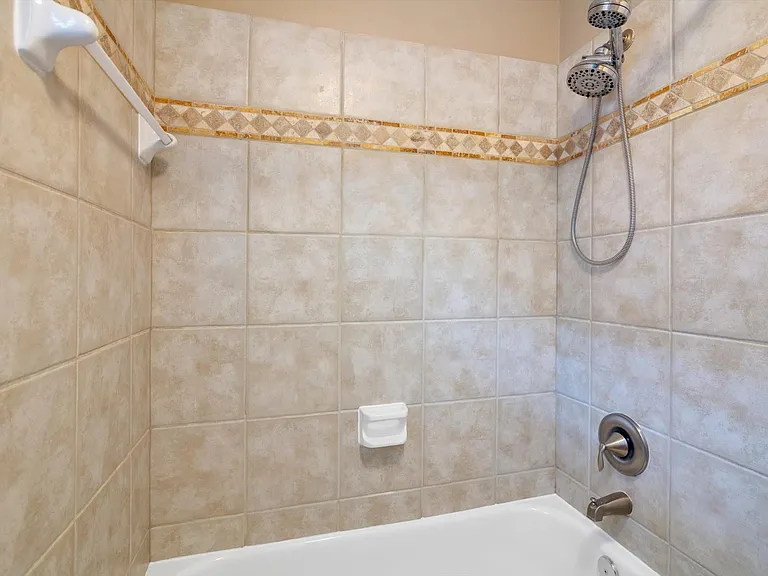 1524 Birdsall St — Photo 39