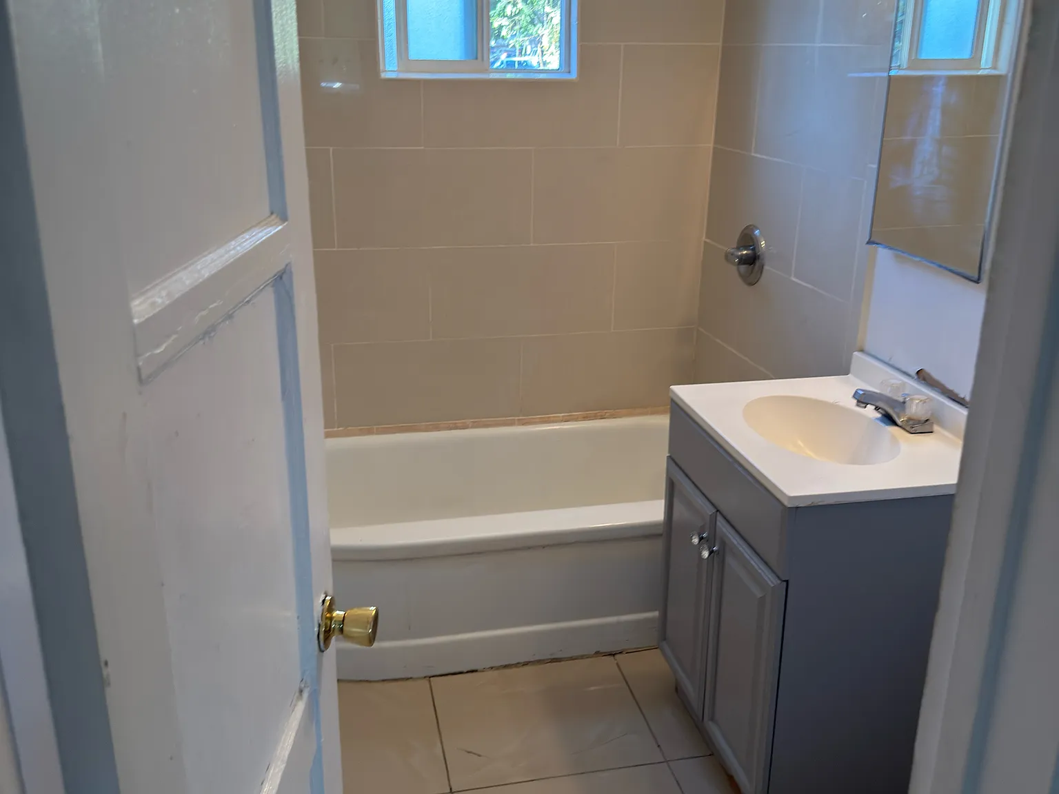 1 bed, 500 sqft, $1,700 — Photo 4