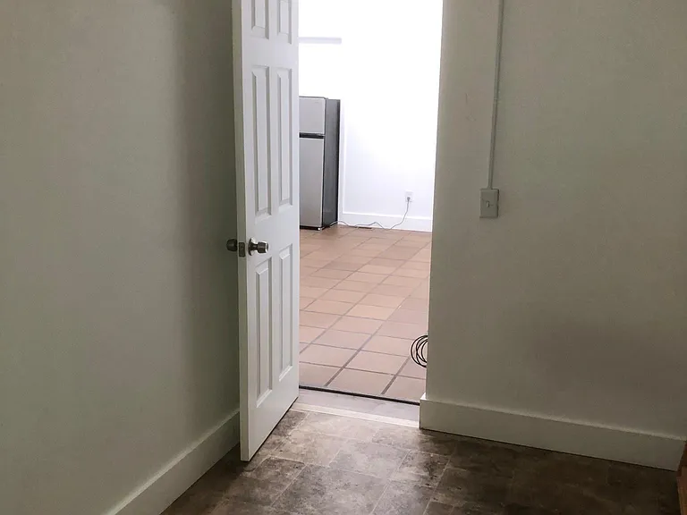 411 Cedar St #E — Photo 8