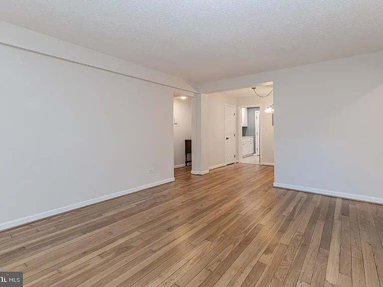 100 N George Mason Dr #3 — Photo 5