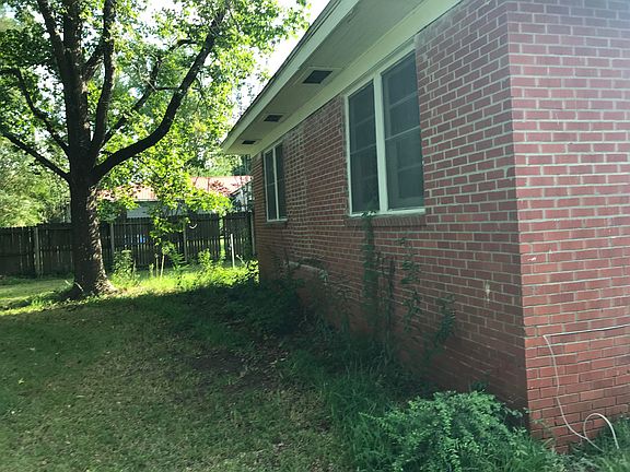 2nd image of 610 Mimosa Ave