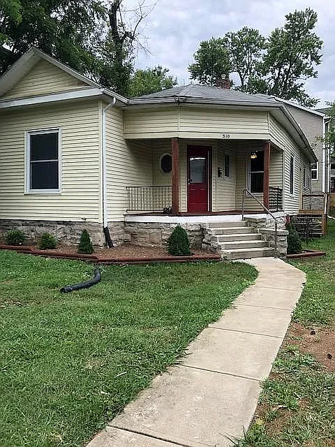 310 E 2nd St