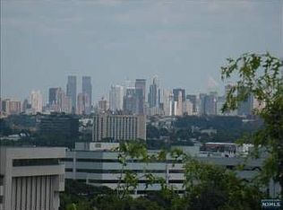 233 Madison St, Lyndhurst, NJ 07071