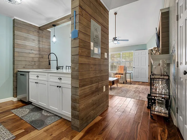 2738 W Tharpe St #506 — Photo 9