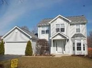 4524 Vista Dr, Island Lake, IL 60042