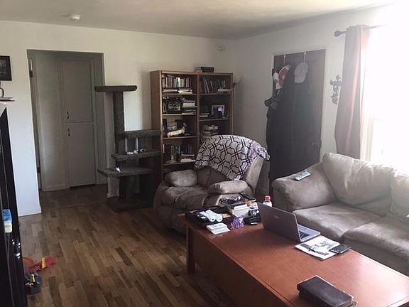 5th image of 1124 W Stewart Ave