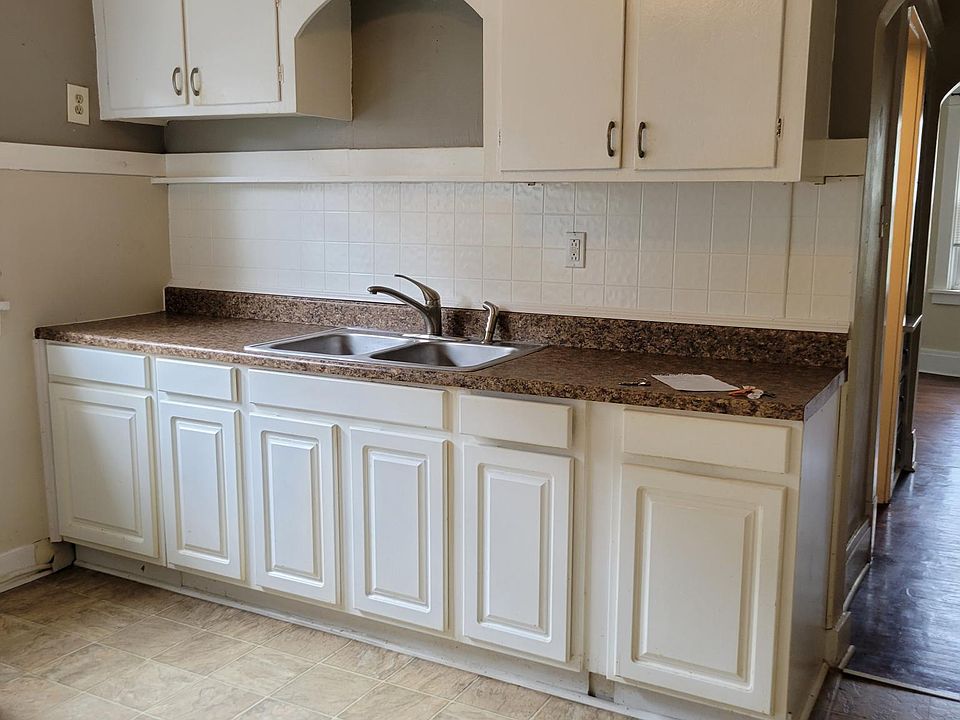 1st image of 450 Colvin Ave APT 3