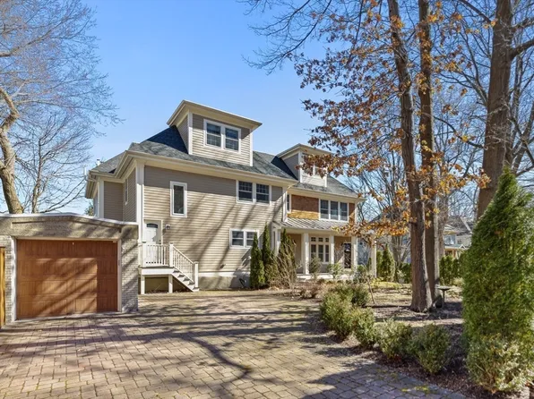 2 Thorndike St #2, Brookline, MA 02446
