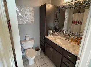 400 Village Cir UNIT 216, Willow Springs, IL 60480