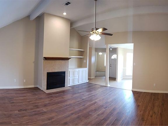 3rd image of 402 Nandina Dr