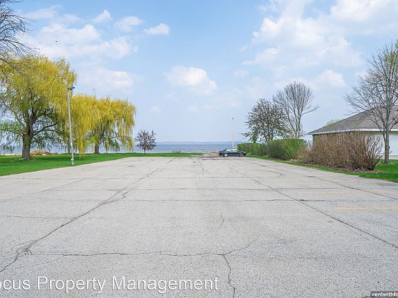 4th image of N8753 Lakeshore Dr APT 12