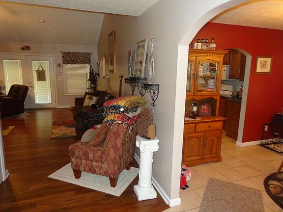 5th image of 424 Sunnyside Dr