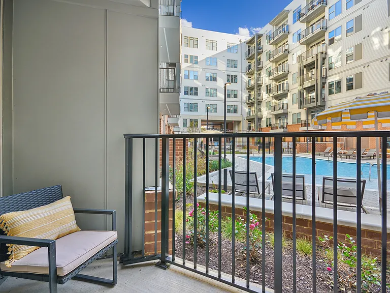 Link Apartments Calyx — Photo 13