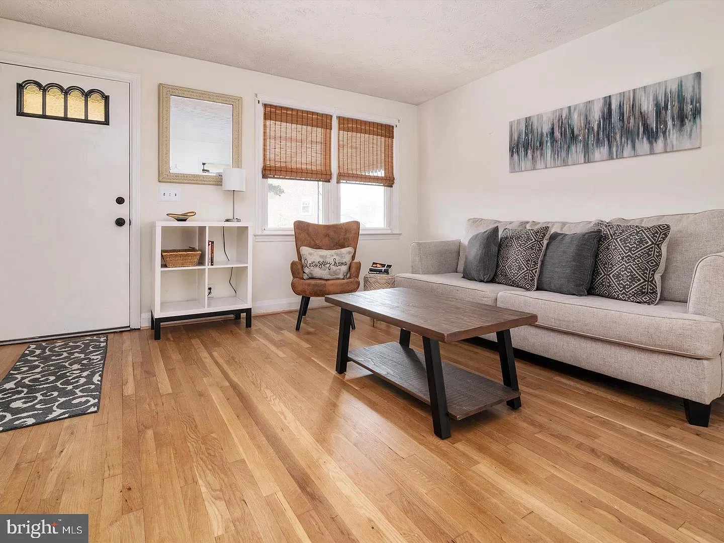 3 bed, 1.5 bath, 1088 sqft, $1,900 — Photo 4