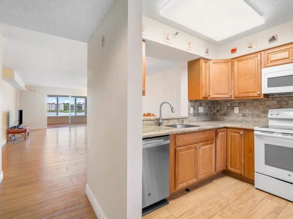 14096 Huntington Pointe Drive #207, Delray Beach, FL 33484