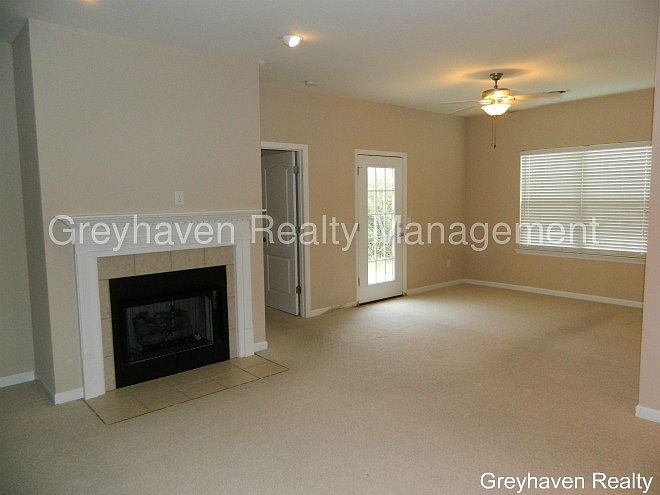 1st image of 5615 Mountain Oaks Ln