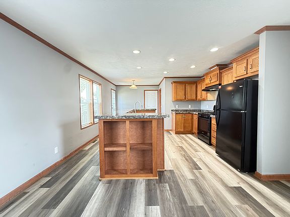 4th image of 105 20th St NW #9