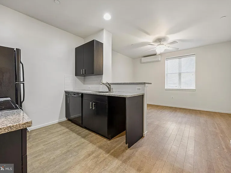 1015-1021 W Lancaster Ave #210-212 — Photo 20