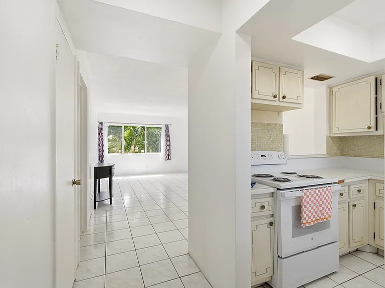 1333 E Hallandale Beach Blvd #335 — Photo 3