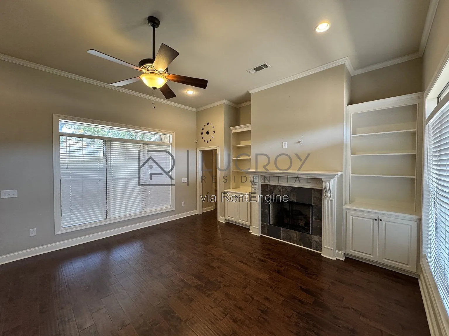 3 bed, 2.0 bath, 2312 sqft, $2,300 — Photo 2