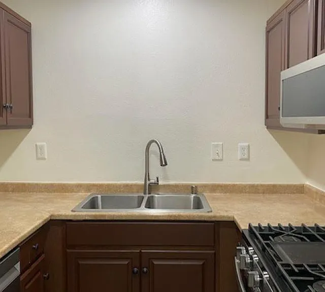 2088 Montgomery Ave #L — Photo 17