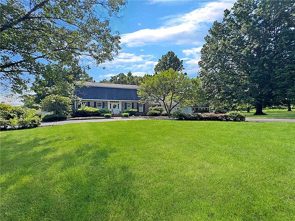 2nd image of 222 Hickory Hill Dr