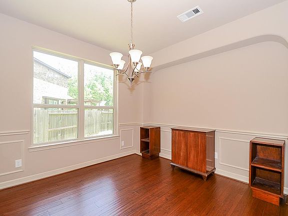 4th image of 6902 Spring Creek Ct