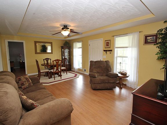 5th image of 243 Louis Ln