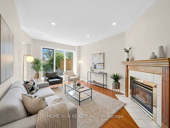 5th image of 102 Kimberwick Cres