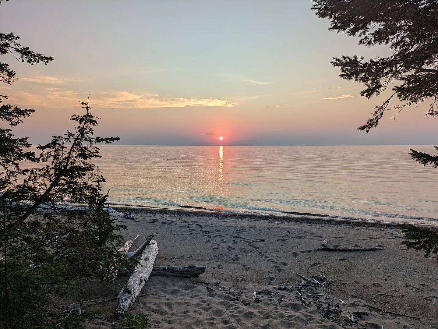 Lake Superior Beach Home — Photo 2