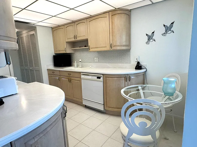 799 Jeffery St #4100 — Photo 8