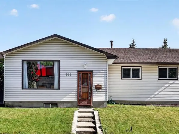912 N Stonehaven Rd SW, Calgary, AB T2W 0P6
