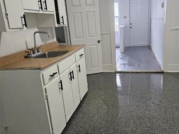 4th image of 36 Jean St #34