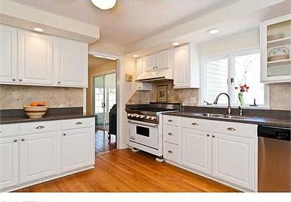 4th image of 1 Wildwood Dr