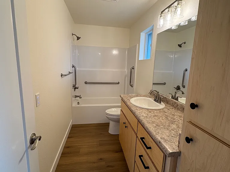 1654 NW Highland Ave — Photo 18