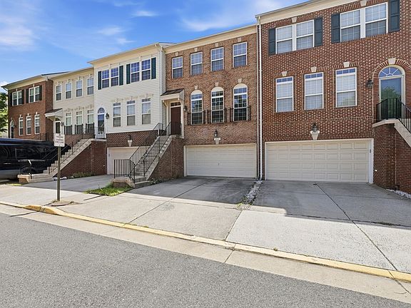 3rd image of 8544 Wyngate Manor Ct