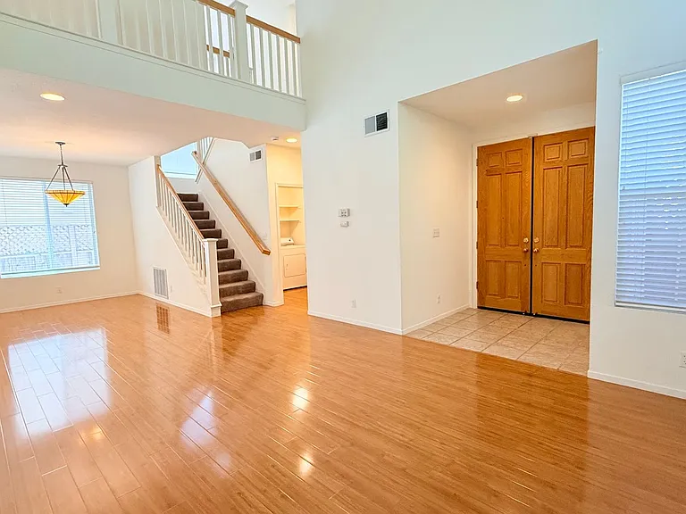 1023 Vista Pointe Cir — Photo 7